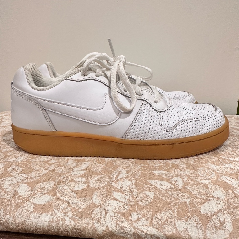 Nike White Leather Athletic Shoes with Gum Sole